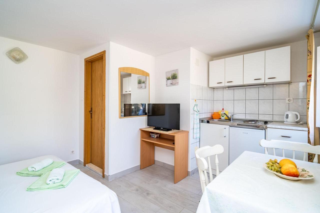 Apartments Lidija 扎通 外观 照片